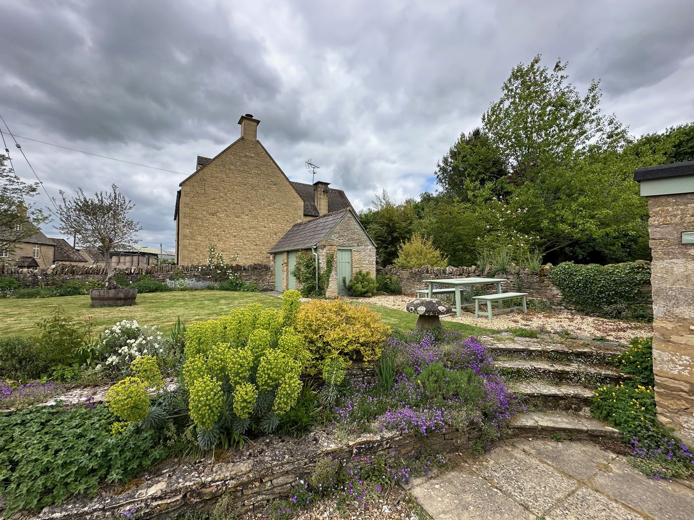 Garden view at Glebe Cottage, Bledington